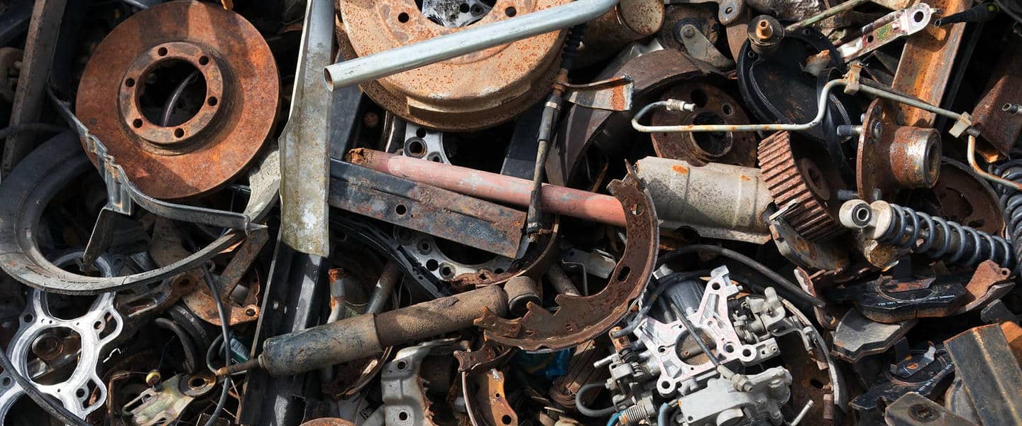 Döküm gövdeler, dişliler ve kullanım dışı ağır metal parçaları